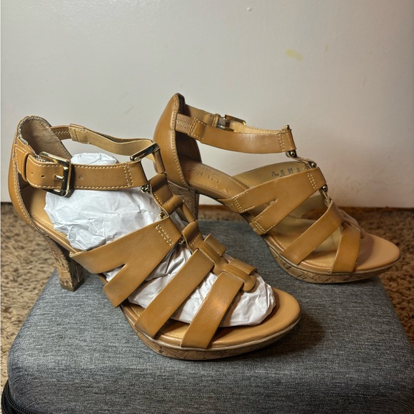 Brown Strappy Heel - Picture 3 of 9